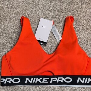 REPOSH Nike Women's Red Sports Bra NWT